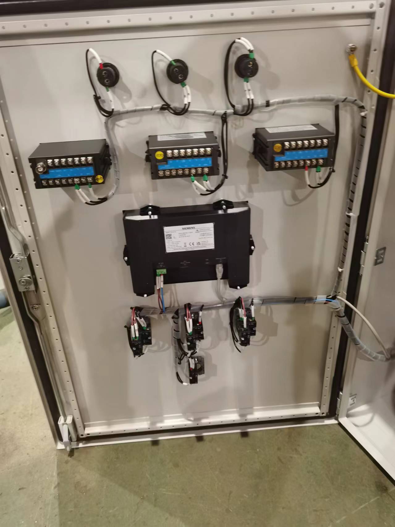 리튬 배터리 뱅크 및 원격 부족 커뮤니티 키트를 갖춘  - Wind Solar Hybrid Kit 리뷰 및 가격